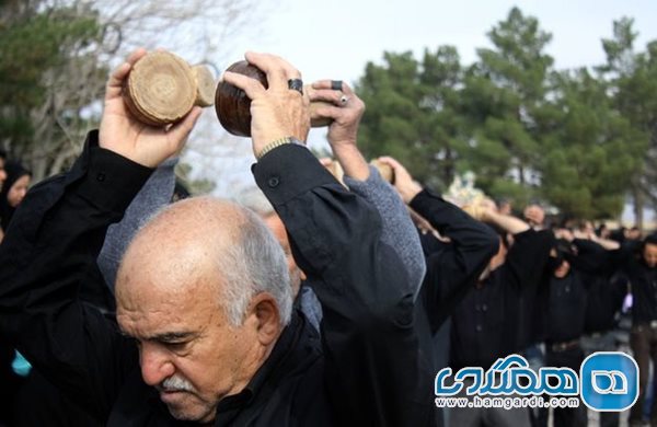 سنگ زنی نوعی آیین مذهبی است که در یکی از شهرستانهای خراسان شمالی اجرا می شود