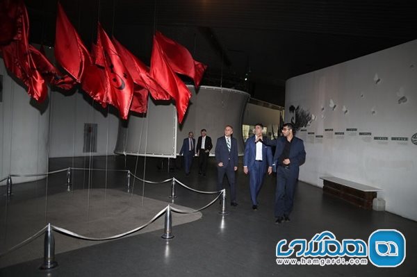 بازدید هیات دیپلماتیک صربستان از موزه ملی انقلاب اسلامی و دفاع مقدس