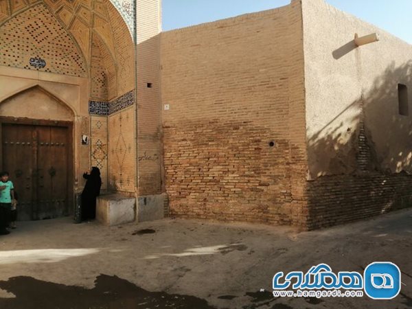 نمایی از دیوار پشت سرویس های بهداشتی مسجد جامع اصفهان