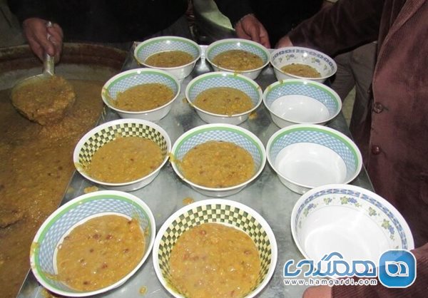 یکی از آیین های کهن خراسان جنوبی پخت نوعی آش سنتی به نام غلور است 