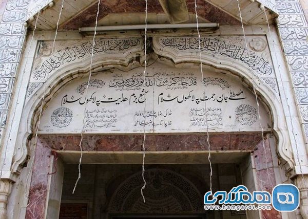 مسجد و آرامگاهی در لاهور 