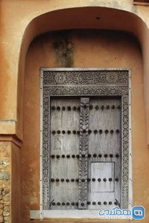 درهای زیبایی با نام درهای شیرازی در مناطقی از آفریقا مورد استفاده قرار می گیرند