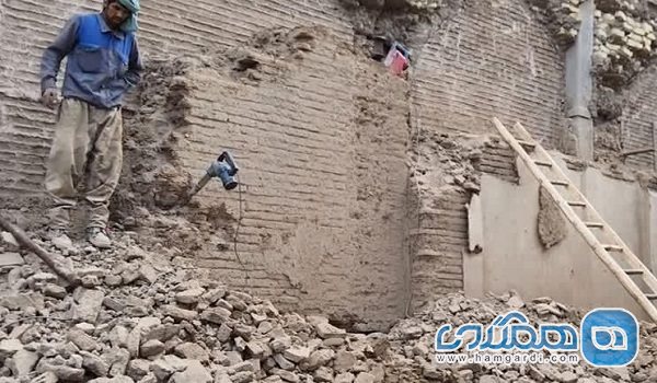 ساخت و ساز غیر قانونی یک مرکز تجاری در پیرامون مسجد نو اصفهان متوقف شد