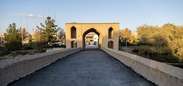 نگاهی به مرمت و عایق کاری پل شهرستان در اصفهان