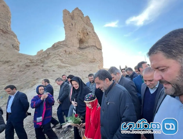وزیر میراث فرهنگی کشور از تپه تاریخی یالدور شهرستان مرند بازدید کرد
