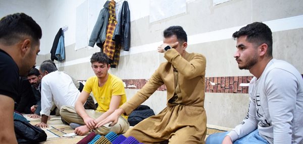 جورابین یکی از بازی های محلی کردستان به شمار می رود 2
