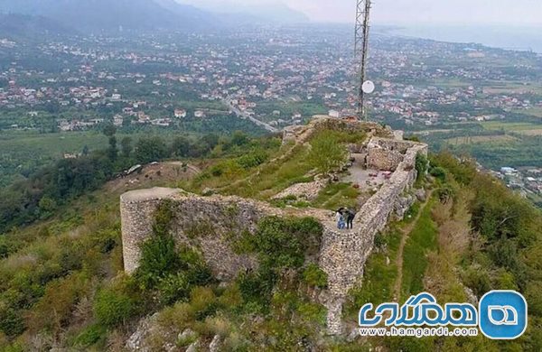 دامنه قلعه تاریخی مارکوه رامسر در معرض تهدید قرار گرفته است