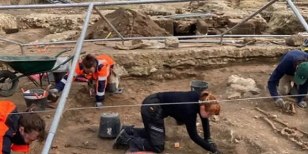شناسایی مقبره های متعدد و کشف 1000 تدفین در صومعه بومونت فرانسه