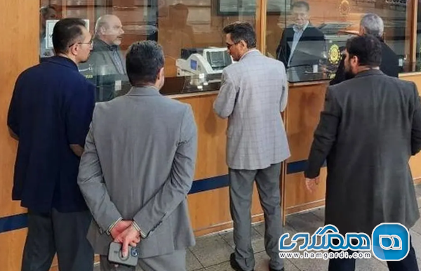 بازدید بازرس کل امور بانکها و بیمه سازمان بازرسی کل کشور از باجه های ارزی بانکها در فرودگاه امام