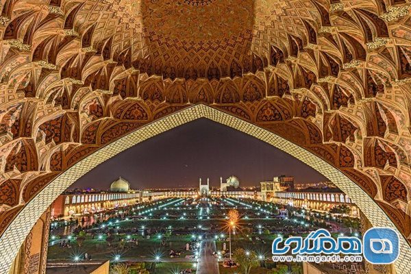 شب نشینی به وقت میراث تاریخی و طبیعی اصفهان
