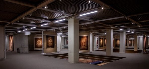 موزه فرش ایران یکی از موزه های دیدنی کشور است