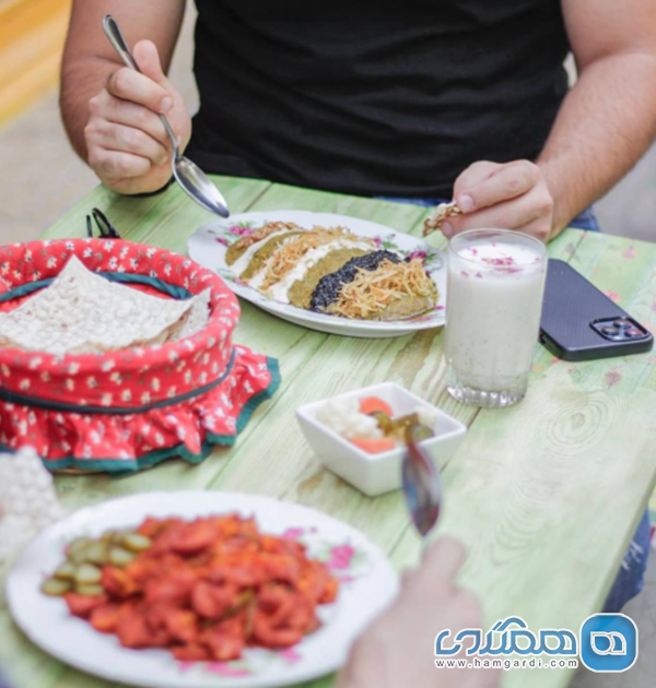 غذا و تخصص های کافه رستوران مام
