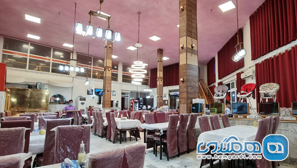 فضاسازی و امکانات رستوران برادران رامسر