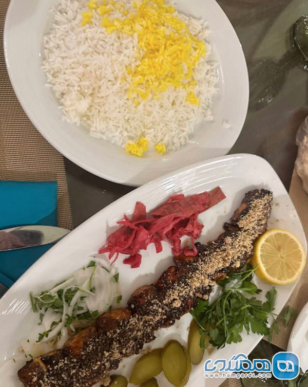 غذاهای متنوع و خاص رستوران مهینستان راهب