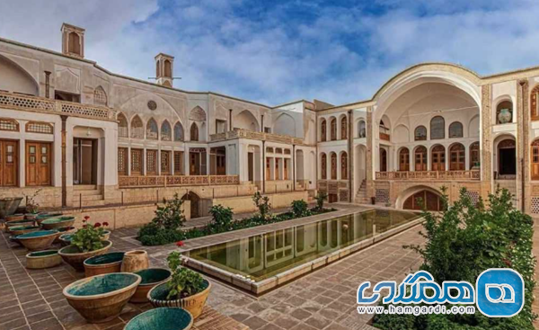 ترکیب تاریخ و طعم در فضای دلنشین خانه منوچهری ها