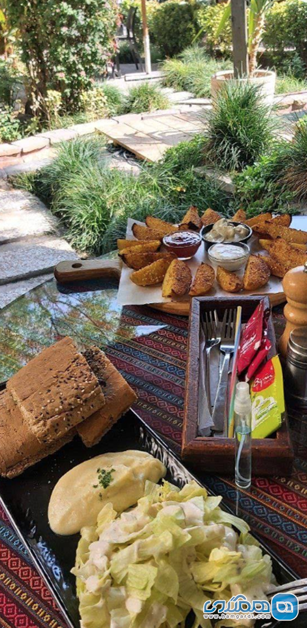 کافه ویش: باغی از گل و گیاه در دل شهر کتاب 3