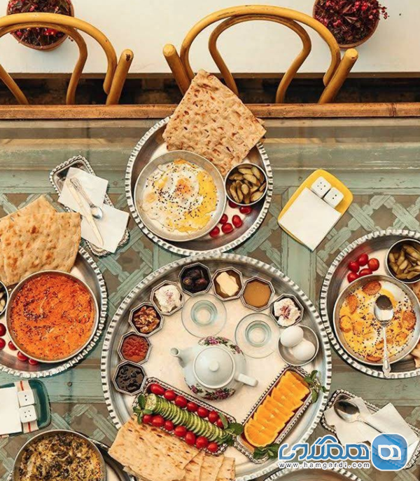 کافه گودو: پاتوقی با حال و هوای قدیمی و هنری 2