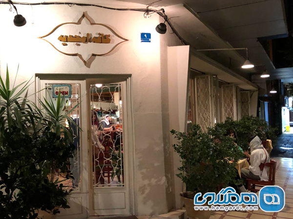 کافه امجدیه: کافه ای با اصالت سینمایی و دکوری کلاسیک 3