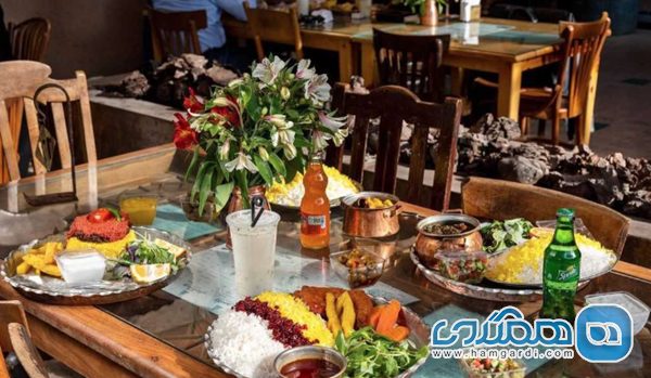 کافه عمارت نمکدان: تجربه ظرافت قاجاری