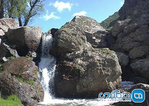 آبشار ورگه سران و چشمه گورگور