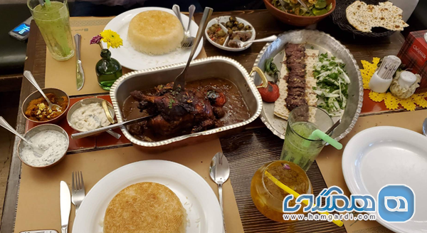 تحلیل نظرات مثبت (کیفیت غذا، فضای دلنشین، اصالت طعم)