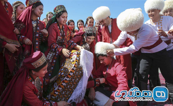 قوانین و آداب و رسوم محلی