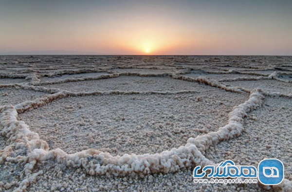 دریاچه نمک خور: شاهکار هندسی نمک و فتوژنیک ترین منظر کویر