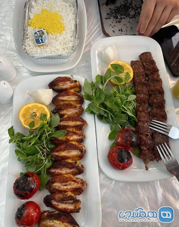 کباب سرای منصور: شهرت کباب ذغالی با نان داغ