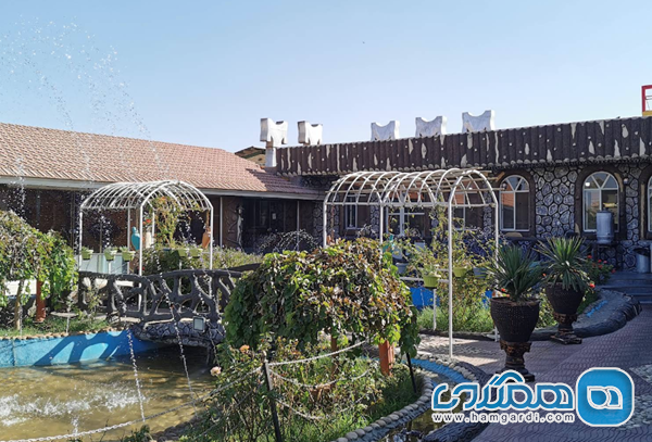 رستوران لوکس طلایی