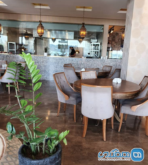 چشم انداز و دکوراسیون مجلل