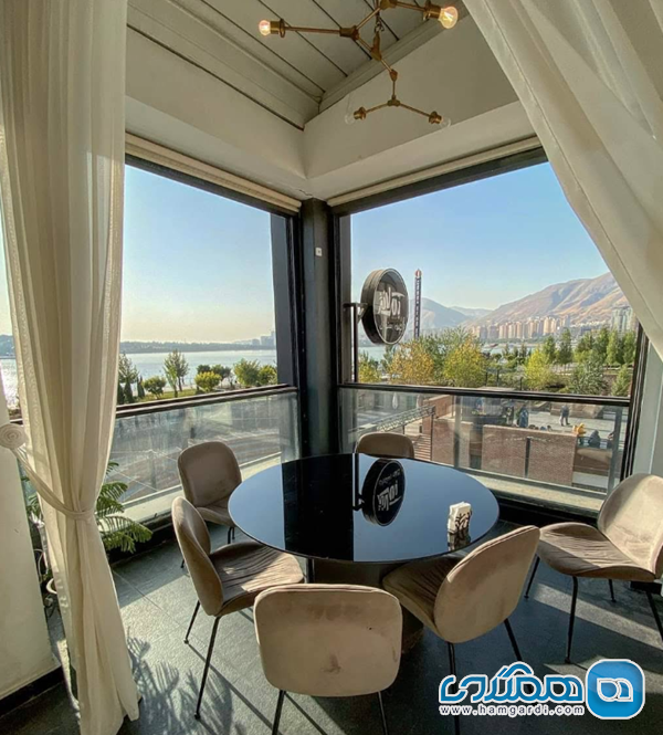 بلک لانژ (Black Lounge)