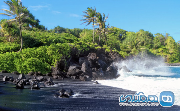 ساحل شن های سیاه (Black Sand Beach)