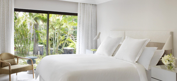 فورسیزنز آن آناهیتا (Four Seasons)