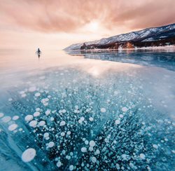 عمیق ترین و زیباترین دریاچه ی یخ زده ی دنیا