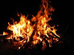 ترفندهای روشن کردن آتش در طبیعت | چگونه آتش بسوزانیم؟