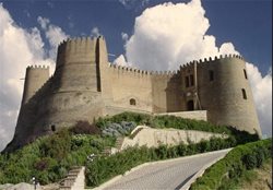 قلعه فلک الافلاک | حفظ میراث در لرستان