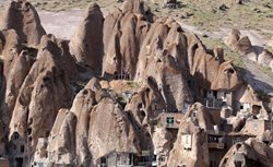 روستای صخره ای کندوان | روستایی در دل صخره ها