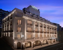اقامتی متفاوت و شاهانه در هتل 5 ستاره لازونی استانبول
