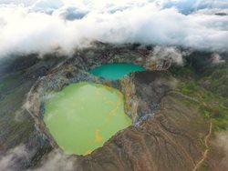 دیدار از دریاچه های آتشفشانی کلیموتو در اندونزی