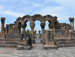 تاریخ ارمنستان در پناه معماری کلیسای زوارتنوتس