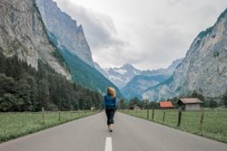 سفر یک نفره به سوییس | نکات مهم که خانم ها باید بدانند