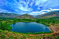 دیدنی ترین دریاچه های ایران، اوج هنری دیدنی در طبیعت