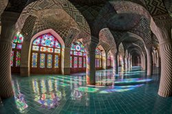مسجد نصیرالملک | جادویی به لطافت نور و رنگ
