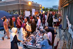 استقبال شهروندان تهرانی از جشنواره شهر رمضان در برج میلاد