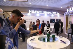از گوشی های جدید سری P Huawei با حضور اهالی رسانه رونمایی شد
