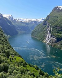 آبشار زیبای هفت خواهر در کشور نروژ + عکس