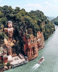 مجسمه شگفت انگیز بودای بزرگ لشان + عکس