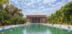 کاخ چهل ستون | عمارتی شاهانه در اصفهان