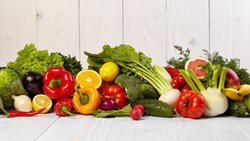 سبزیجات را چگونه مصرف کنیم؟ خام یا پخته؟
