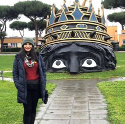 لیندا کیانی با پوشش زیبای زمستانی در رم ایتالیا